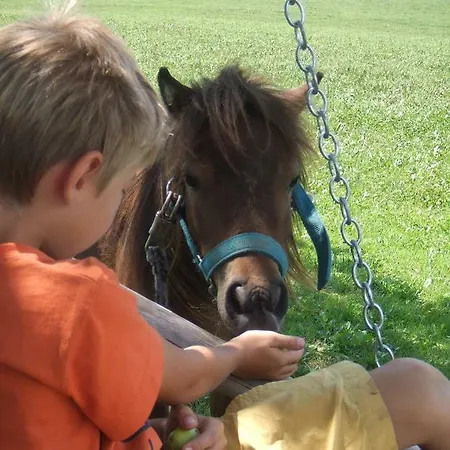 Karin Und Florian Gressenbauer Çiftlik konaklama